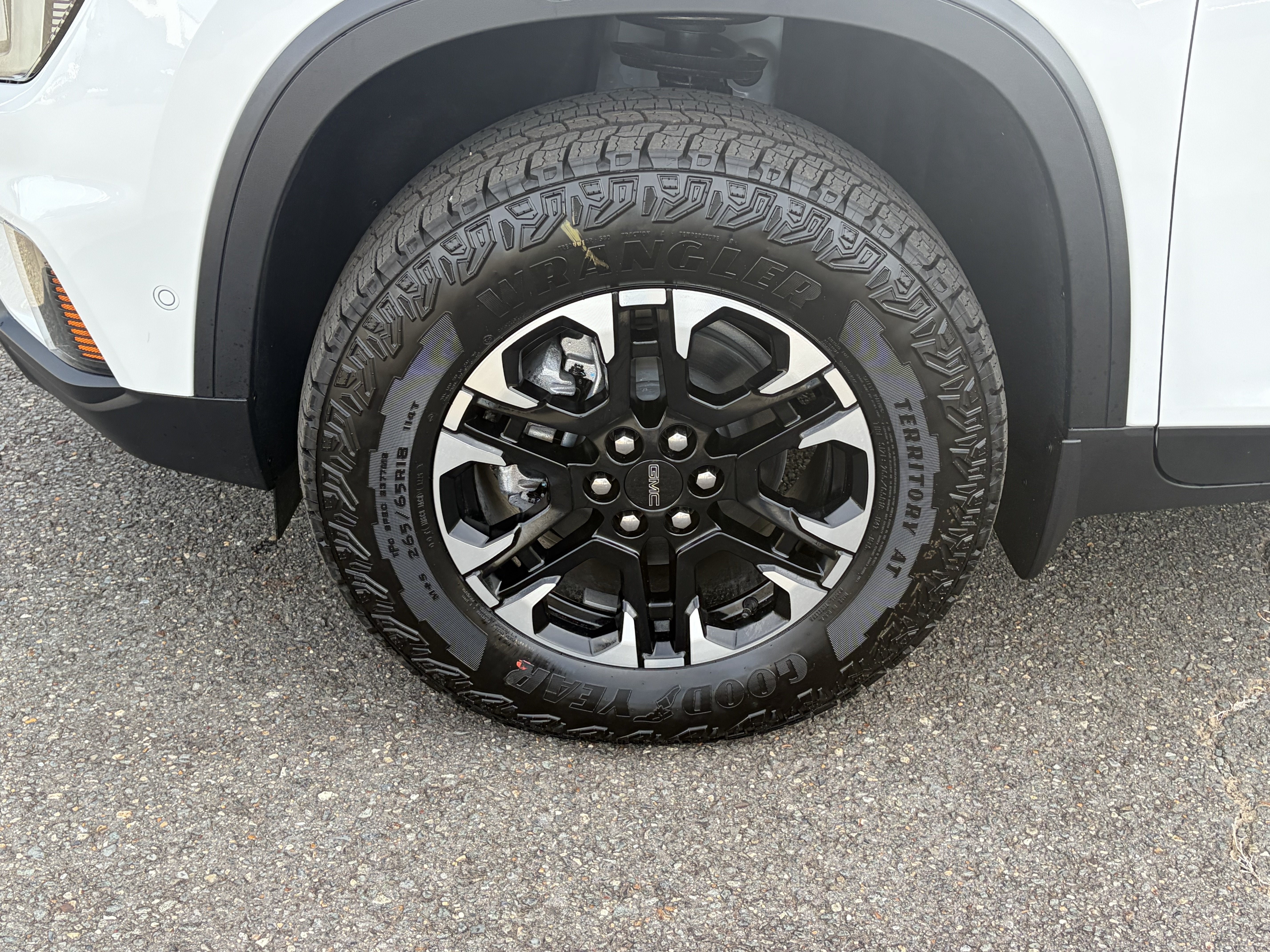 2027 GMC Acadia AT4