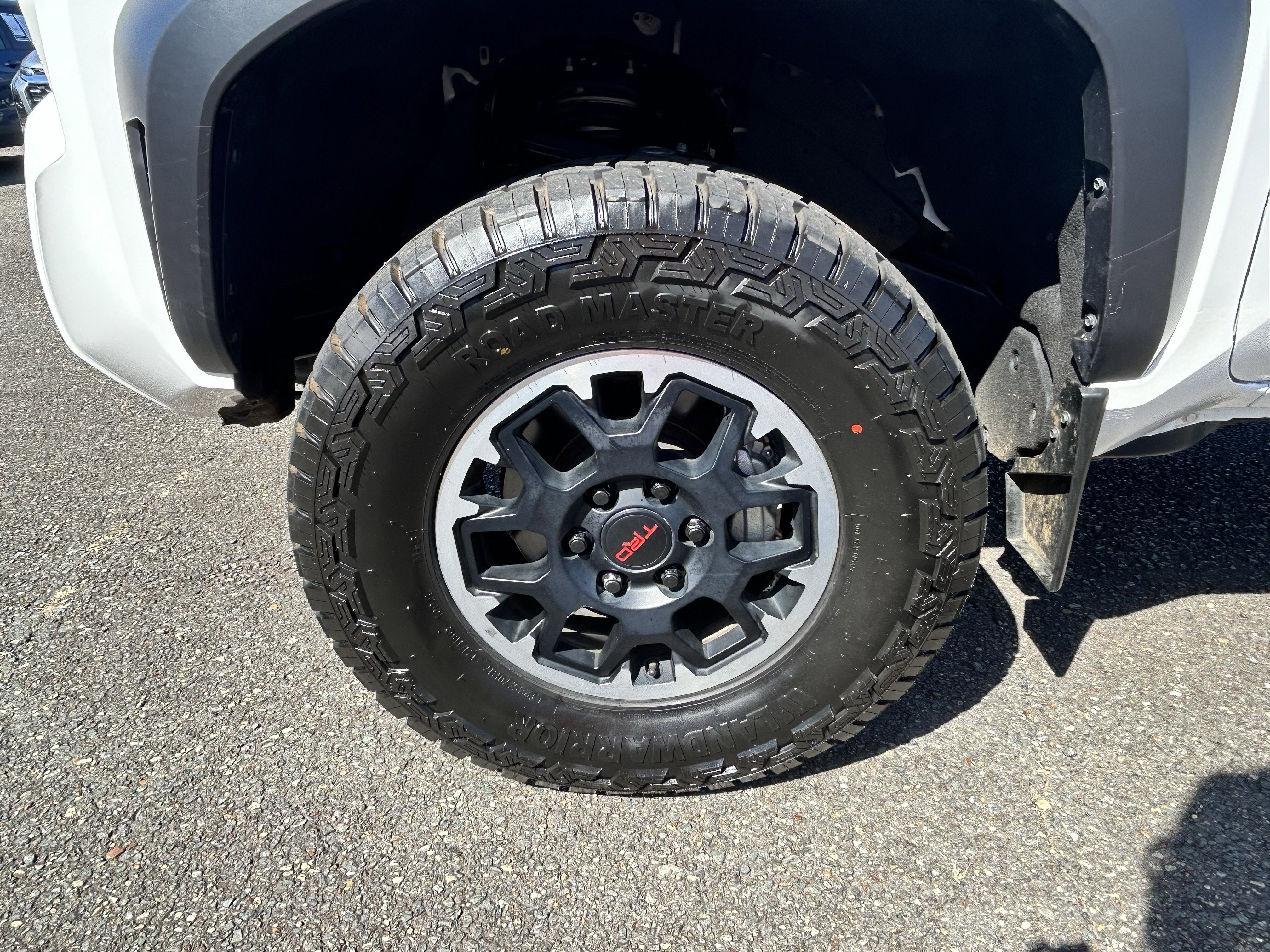 2024 Toyota Tacoma 4WD SR5