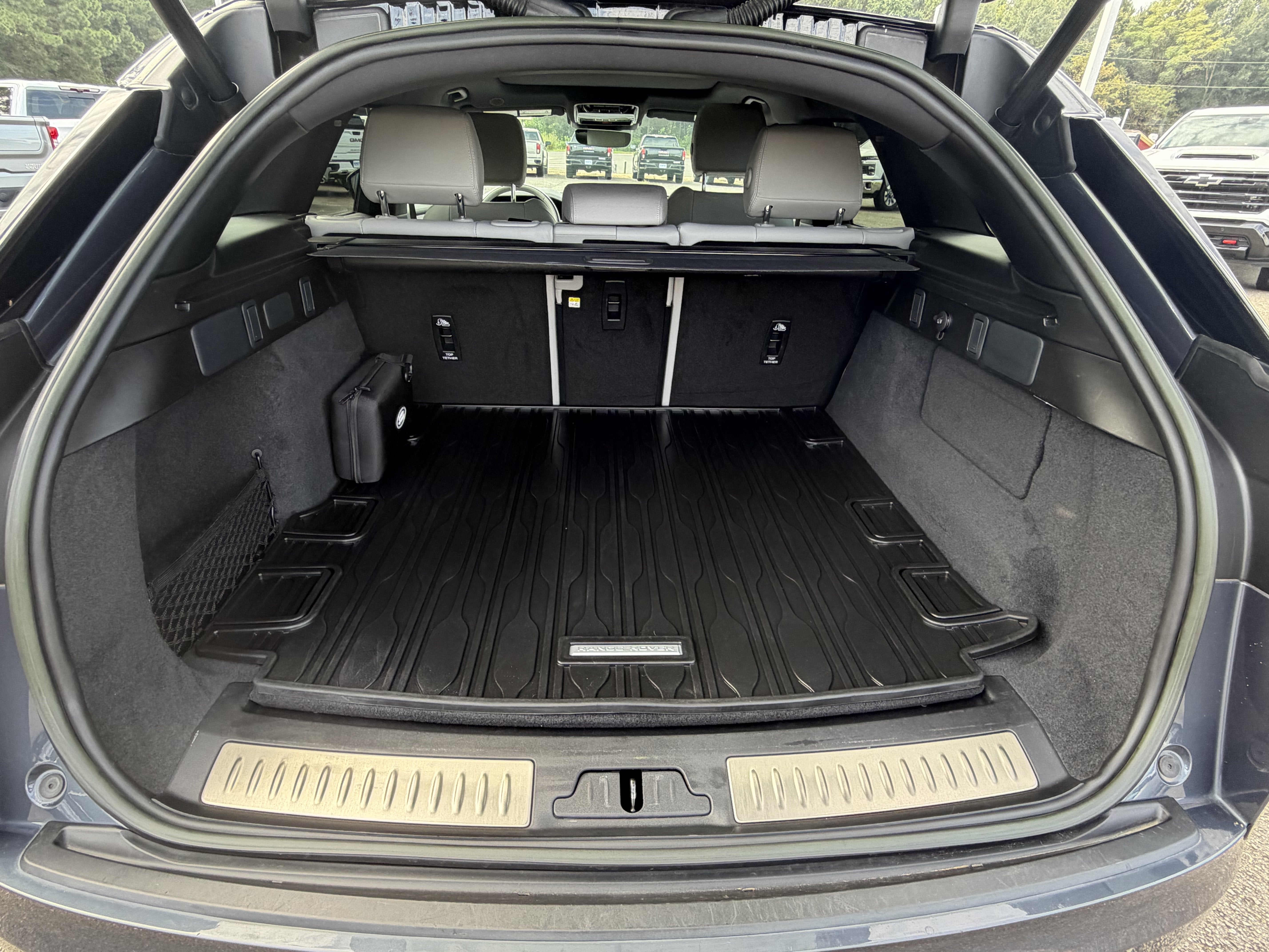 2024 Land Rover Range Rover Velar Dynamic SE